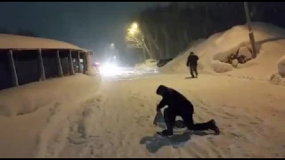 Ни пройти, ни проехать - жители Петропавловска жалуются на нерасчищенную "межкварталку"