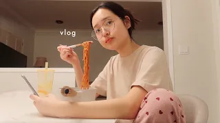 vlog: what i eat in a day (without my mom's cooking), school updates, taking ig pics