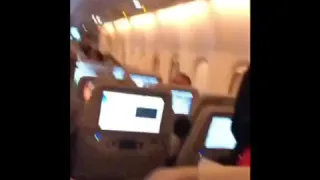 Eduardo Bolsonaro e apoiadoras em voo para Dubai (29/NOV/2019)