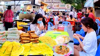 Most Popular Place for Yellow Pancake, Fried Noodles, Spring Roll, Snacks - Cambodia Street Food