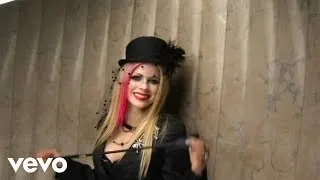 Avril Lavigne - "Hot" Behind The Scenes Web.1