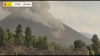 15/11/2021 Tolvanera en la ladera del volcán. Erupción La Palma IGME