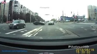 Russian Dash Cam Accidents NEW OCTOBER 2013 | Car Crash Compilation [HD] #16