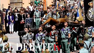 La Legión lleva al Cristo de la Buena Muerte en Málaga