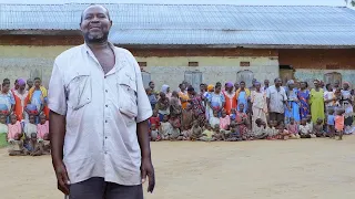 Un homme avec 10 épouses, 98 enfants et 568 petits-enfants a choqué tout le monde : LA PLUS GRANDE