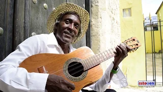 Street singer in Old Havana