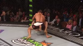 Conor Mcgregor vs Chad Mendes Highlights