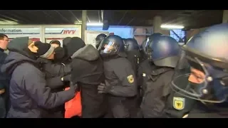 Hamburg: Ausschreitungen bei "Merkel muss weg"-Demo