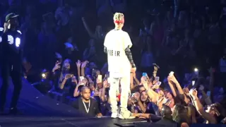 Justin Bieber - Boyfriend (Live in Dallas, TX at American Airlines Center April 10, 2016)