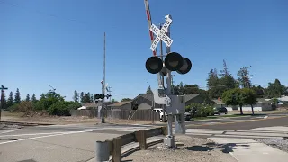 California Street Railroad Crossing Tour Walk Around, Escalon CA