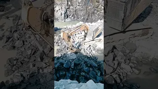 sany #excavator #video #viral #jcb #sany #status #tatatruck #bharatbenz #shortvideo
