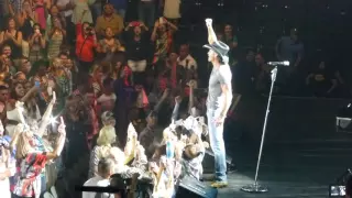 Tim McGraw - Where The Green Grass Grows LIVE Corpus Christi 6/21/13