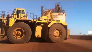 R9400 on TowHaul float at Christmas Creek 2, pilbara, Western australia