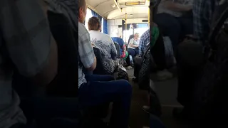 Бабка орет на другую в автобусе (классика)