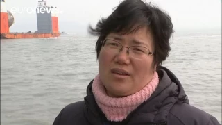 Güney Kore'de 304 kişiye mezar olan Sewol feribotu limana çekildi