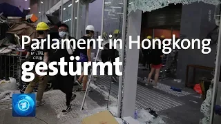 Hongkong: Regierungschefin verurteilt Erstürmung des Parlaments