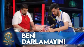 Ayaz, Eray'ın Kuzu Parçalamasıyla Dalga Geçiyor! | MasterChef Türkiye All Star 33. Bölüm