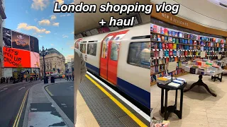 London Shopping Vlog + Haul *Waterstones, Brandy Melville, Hollister etc*