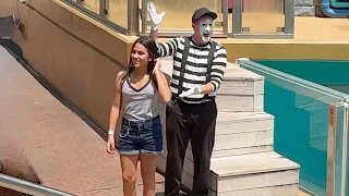 The hilarious mime Rob from Seaworld Orlando