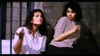 Sridevi sent to jail in Gumrah (1993) HD