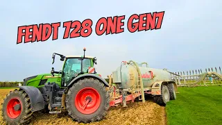 Gen7 Fendt 728 one Vario mit Fuchs Güllefass beim Acker düngen für Maissaat 2024!