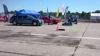 '78 Chevrolet Camaro VS '05 Chrysler 300C Hemi drag race