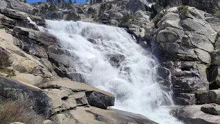 Tokopah Falls  / Sequoia National Park  / California #hikingadventures #hiking #senderismo