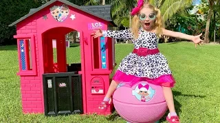 Stacy pretend play with pink playhouse and toys