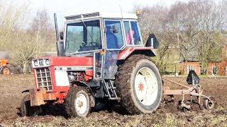 IH 684 Ploughing w/ 3-Furrow Kverneland Plow