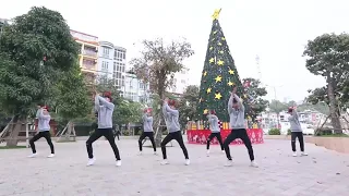 Mistletoe Christmas Dance