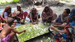 Green Banana Gravy Prepared / Cooking By Villagers & Serve To Village Peoples | Tasty Vill