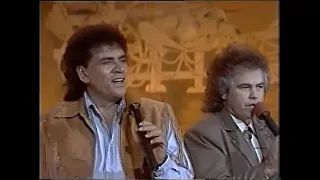 Matogrosso & Mathias cantando "Idas e Voltas" no "Sabadão Sertanejo" (SBT - 1991)