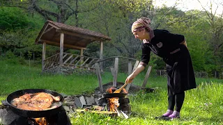 Village Women Making Picnic in the Mountain View! - Pan Fried Chicken Recipe