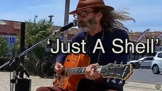 Busker in Javea filmed with 360º camera - ‘Just A Shell’