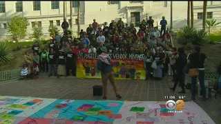 LA City Council Votes To Legalize Sidewalk Vending