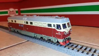 Ho scale Chinese Locomotive DF4D with DCC System.