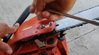 como apretar la cadena de una motosierra