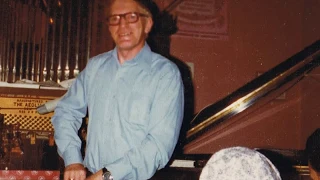 Which song? - Pianist Leif Slot at Mekanisk Musik Museum 1975