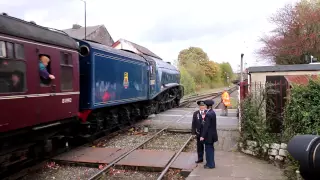 19.10.14. - ANDY BURNS driving the SIR NIGEL GRESLEY out of ramsbottom station