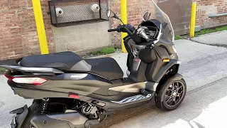 Piaggio MP3 535 hpe black 23 walkaround