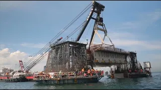 How The US Built Border Wall Through Difficult Terrain. Construction Technology Of $9B Bridge