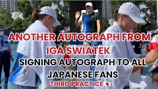 IGA SWIATEK SIGNING AUTOGRAPH TO ALL THE JAPANESE FANS IN TOKYO JAPAN / TENNIS PLAYER