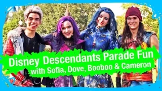 Disney Descendants Parade Fun With Sofia, Dove, Booboo & Cameron | WDW Best Day Ever