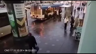 На Невском проспекте Бэтмен спас девушку от грабителя