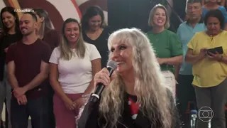 Lilian Knapp canta "Sou Rebelde" no Altas Horas