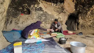 Living in the Cave | Living like 2000 Years Ago | A hard life for cave dweller in Afghanistan