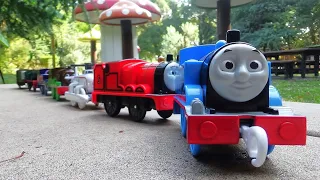 Thomas the Tank Engine and his friends will run outside in tandem!3