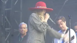 Miley Cyrus "Party In The USA" (Entrance Version Beale Street Music Festival 05-04-2019)