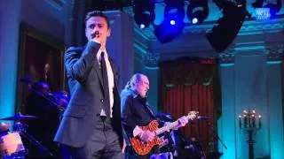 Justin Timberlake and Steve Cropper Perform "(Sittin' On) The Dock of the Bay" at In Performance