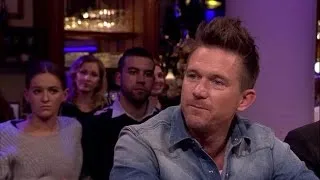 Johnny de Mol heeft bewondering voor moeder - RTL LATE NIGHT